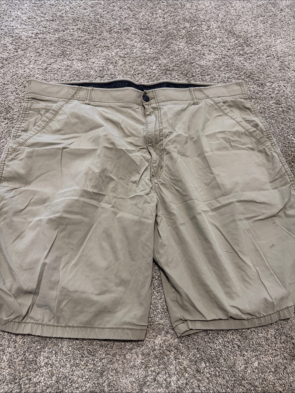 Wrangler Men's Tan Flat Front Shorts
